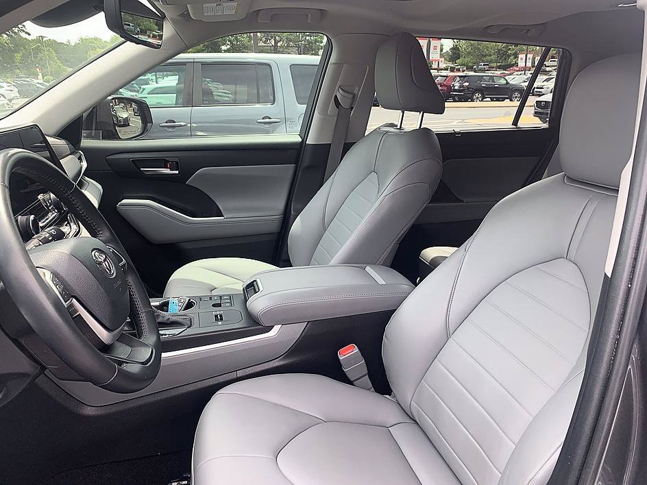 Used 2023 Magnetic Gray Metallic Toyota XLE image 11