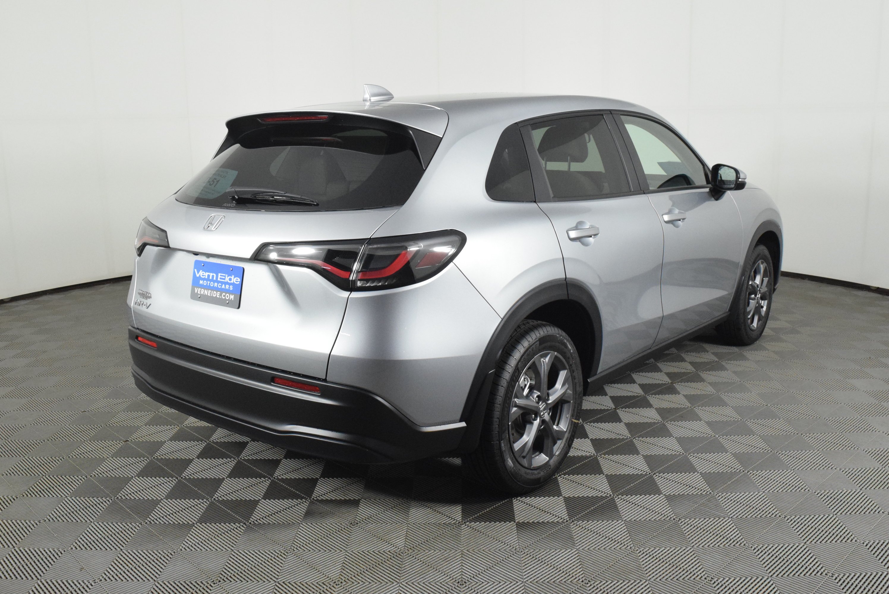 New 2027 Solar Silver Metallic Honda LX image 6