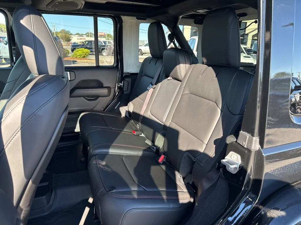 New 2026 Black Clear-Coat Exterior Paint Jeep Rubicon X image 19
