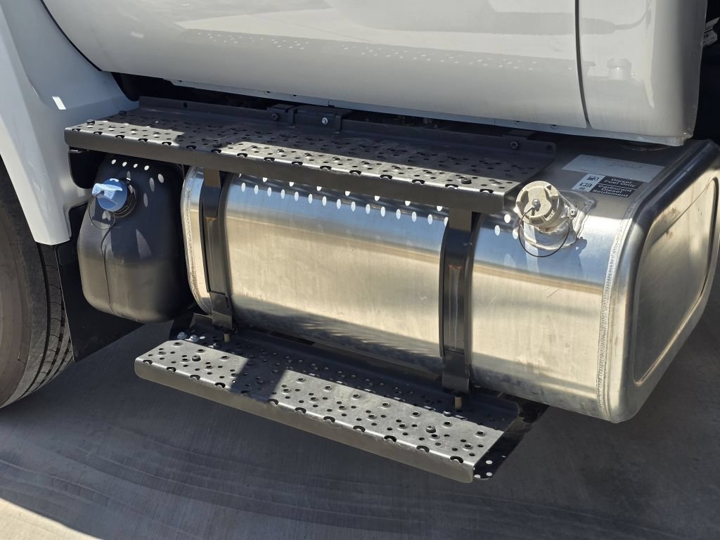 New 2025 Oxford White Ford Base image 35