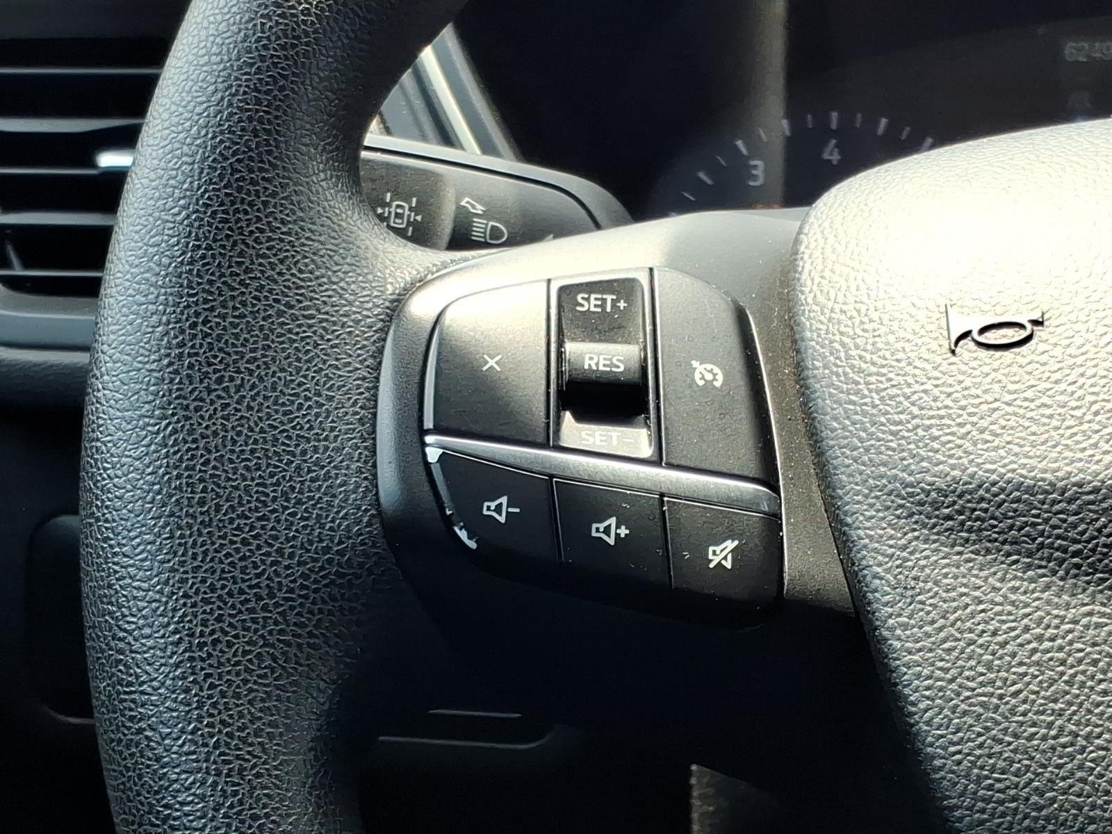 Used 2020 Magnetic Ford SE image 25