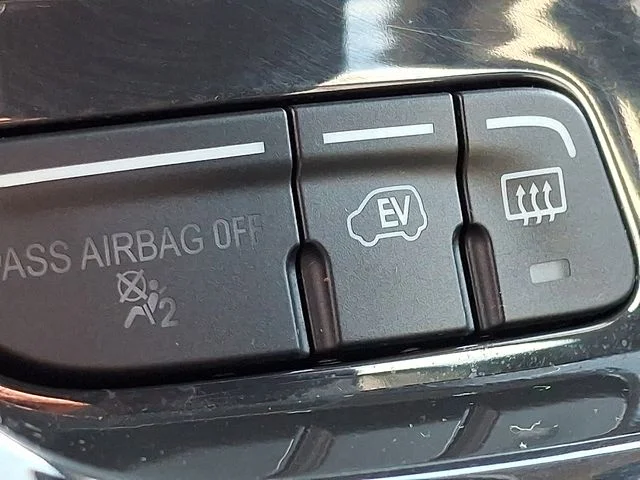 Used 2016 Gray Ford SEL image 26