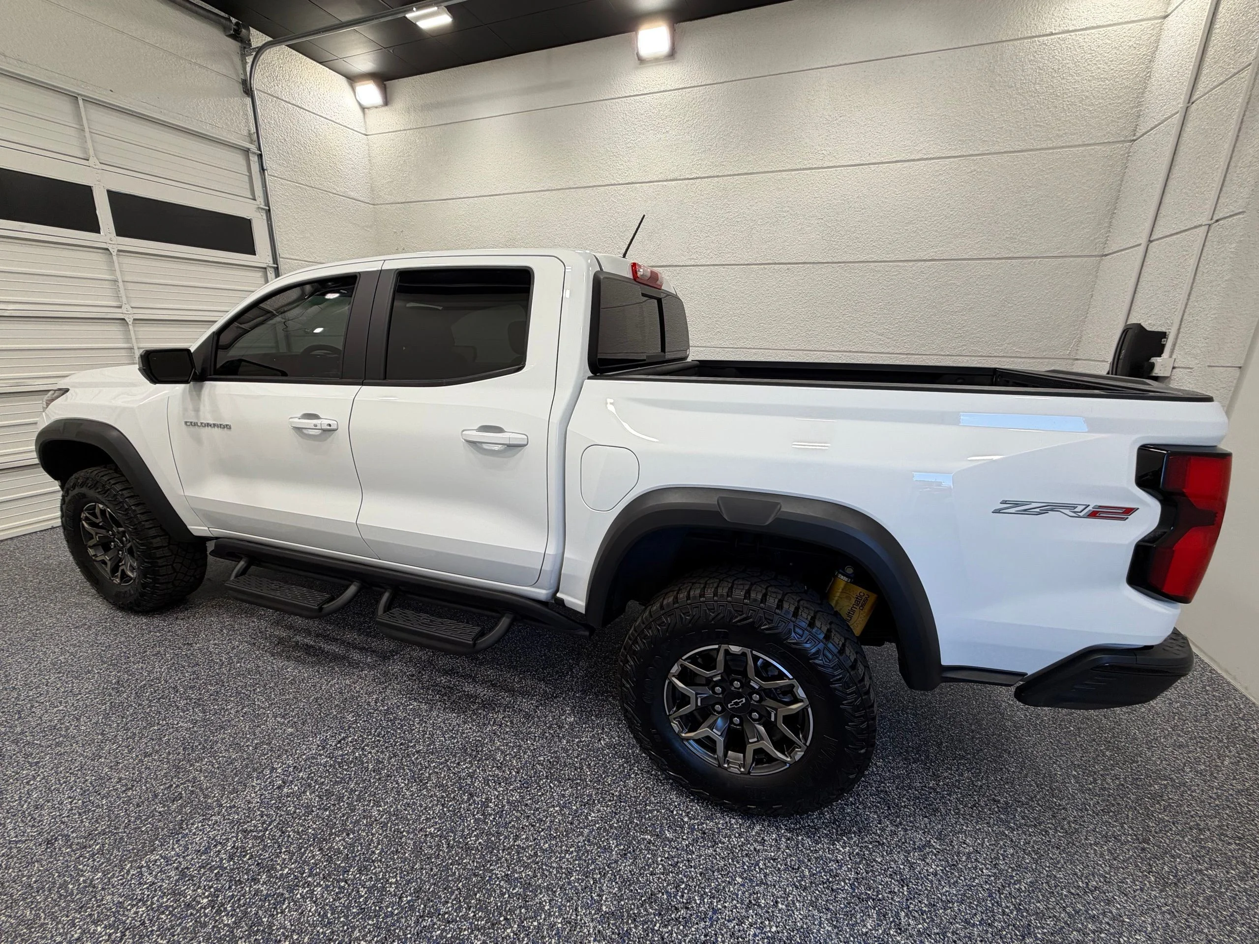 Used 2024 White Chevrolet ZR2 image 3