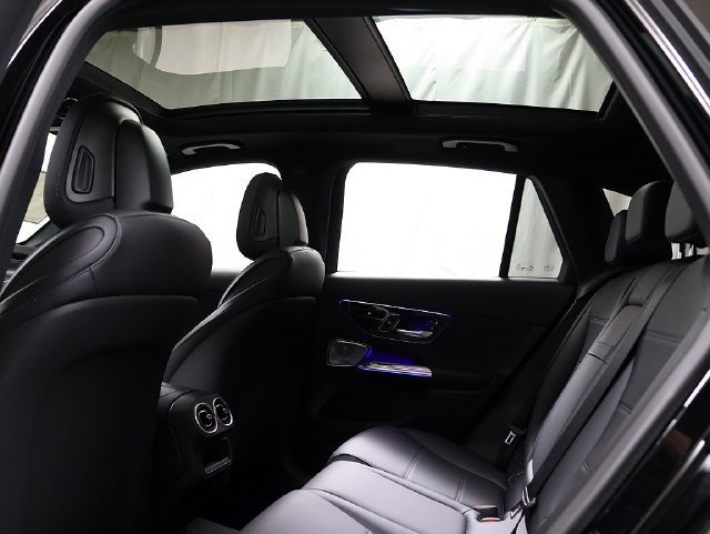 New 2027 Black Mercedes-Benz GLC 300 image 40