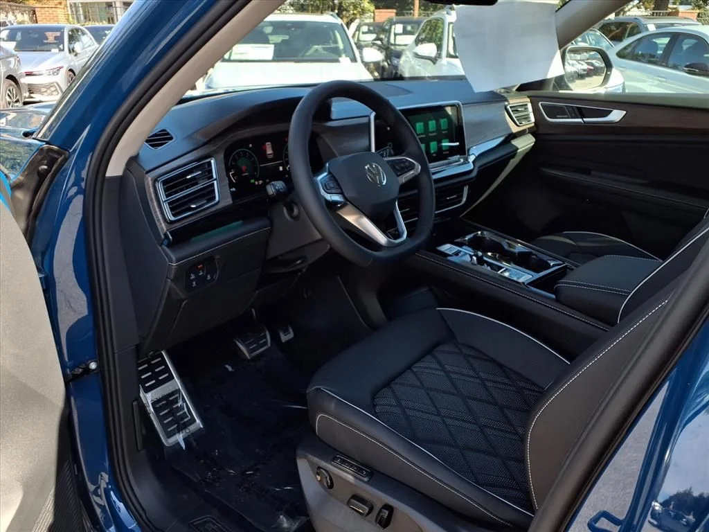 2026 Volkswagen Atlas SEL Premium R-Line - Photo 16
