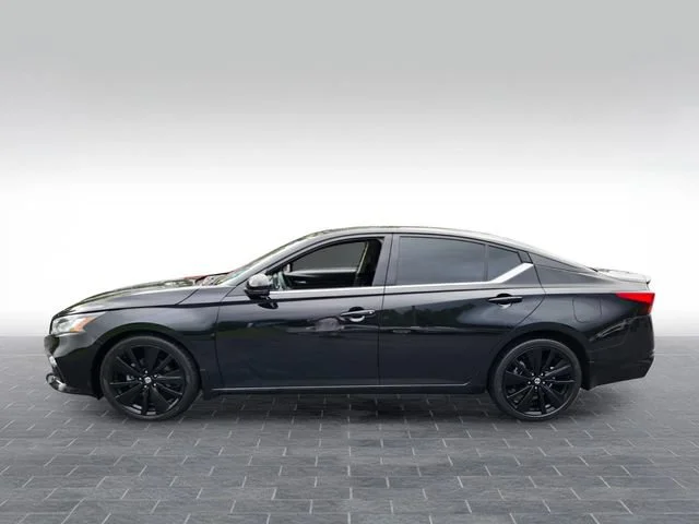 Used 2022 Black Nissan 2.5 SR image 4