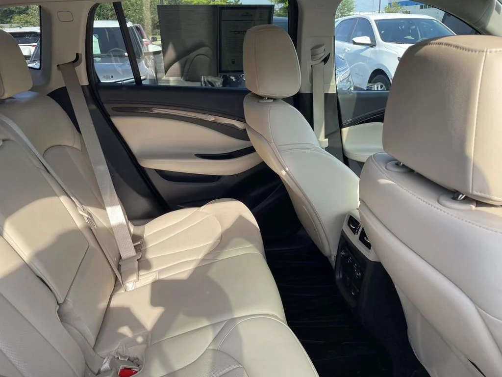 Used 2020 SUMMIT WHITE Buick Premium II image 10