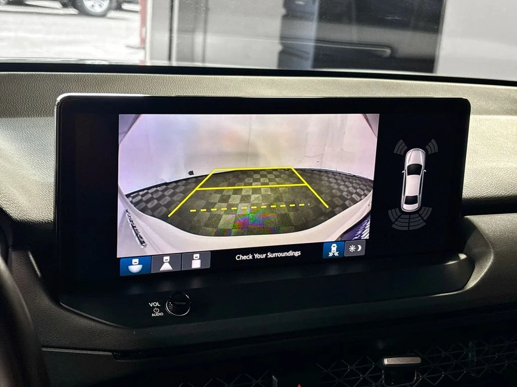 Used 2025 White Honda Touring image 17