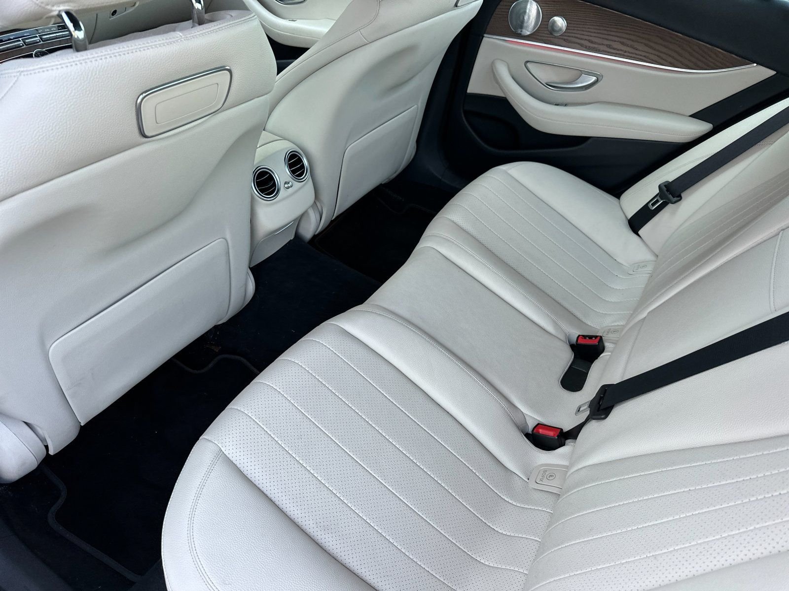 2019 Mercedes-Benz E-Class E300 - Photo 12