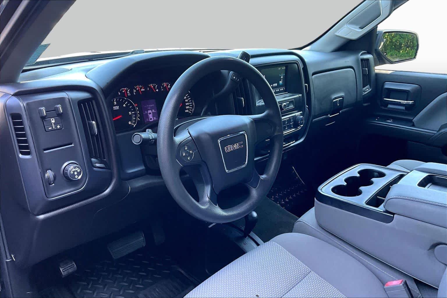 Used 2018 Onyx Black GMC  image 16