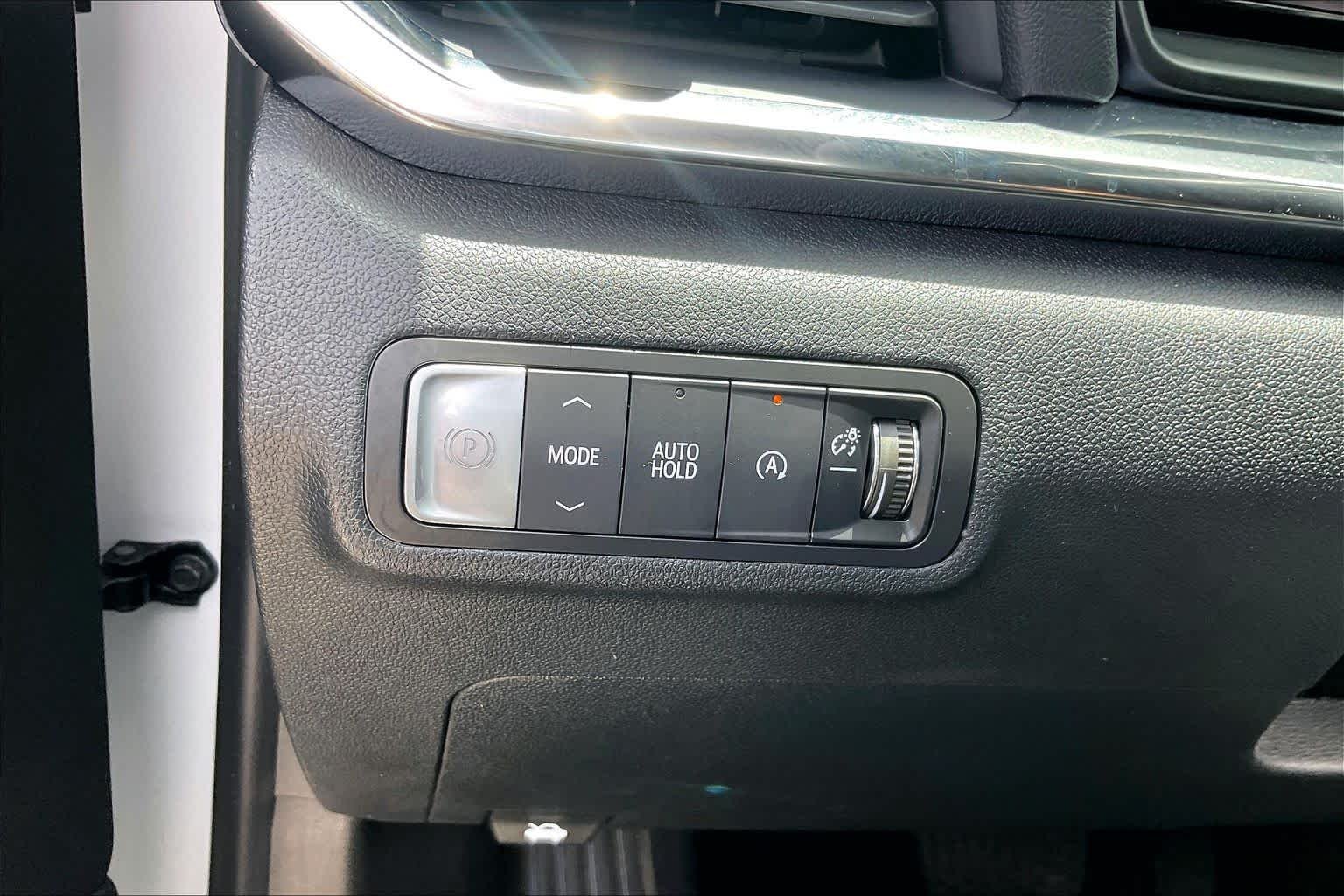 Used 2026 Summit White GMC FWD Elevation image 13