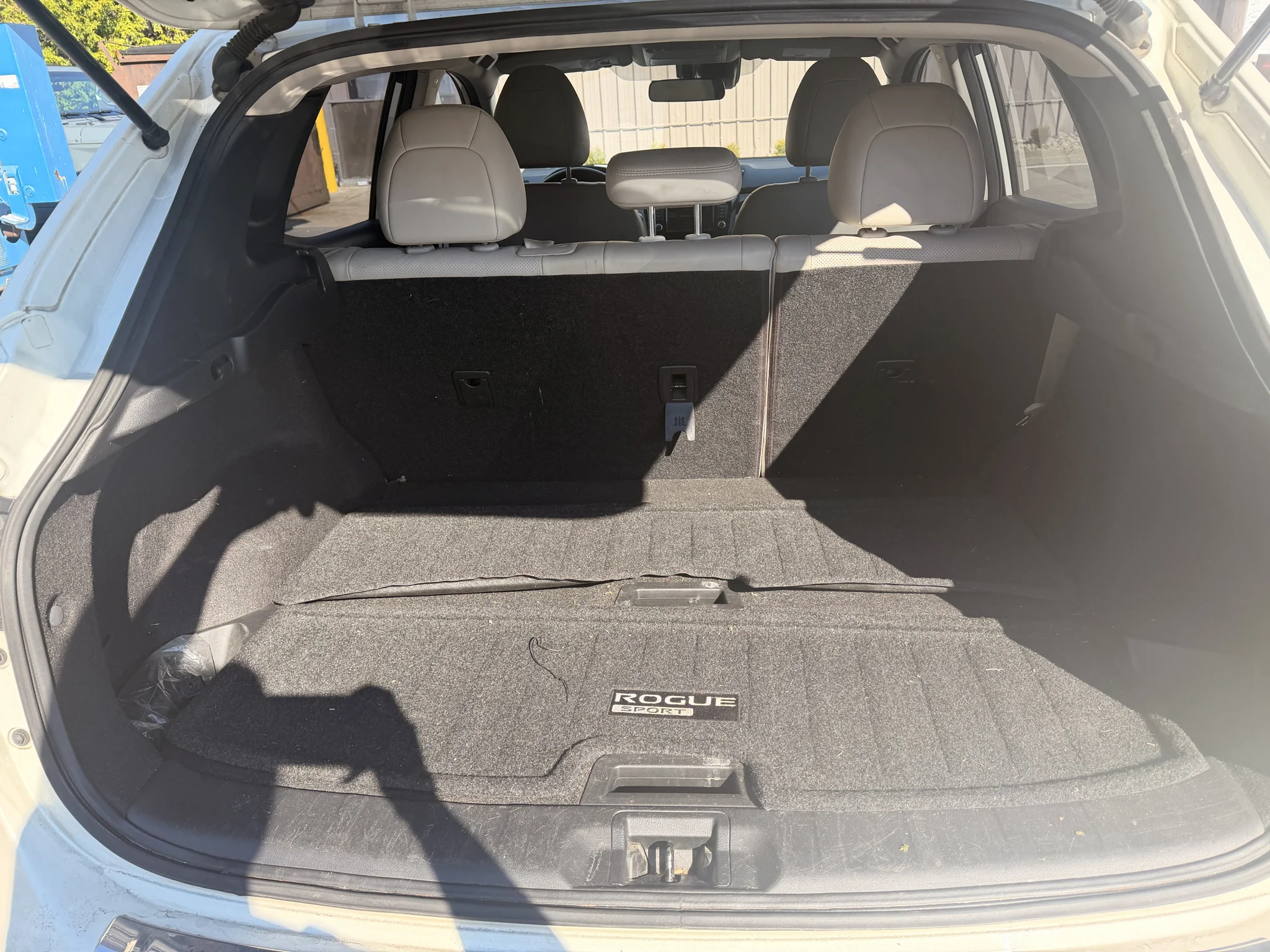 Used 2019 Pearl White Tricoat Nissan SL image 8