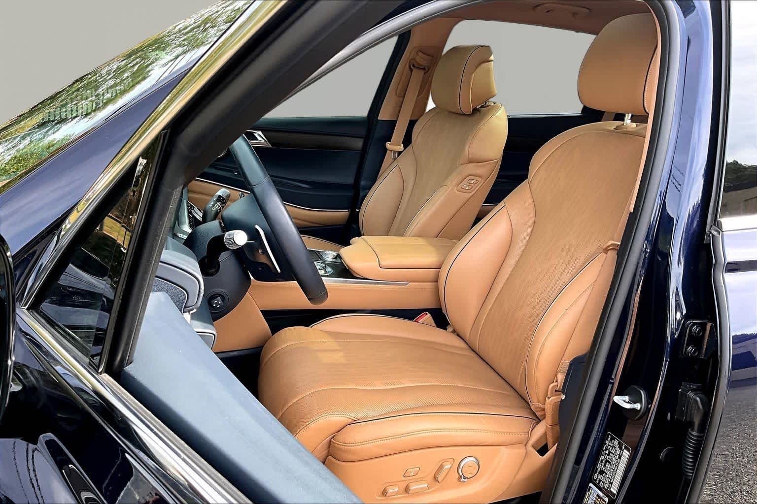 Used 2024 Capri Blue Genesis  image 8