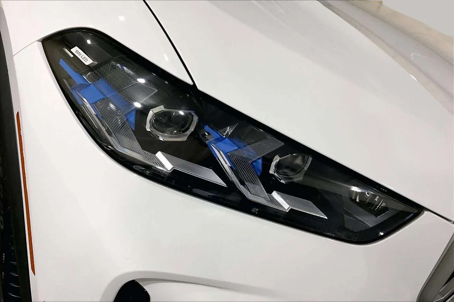 Used 2024 Alpine White BMW xDrive40i image 26