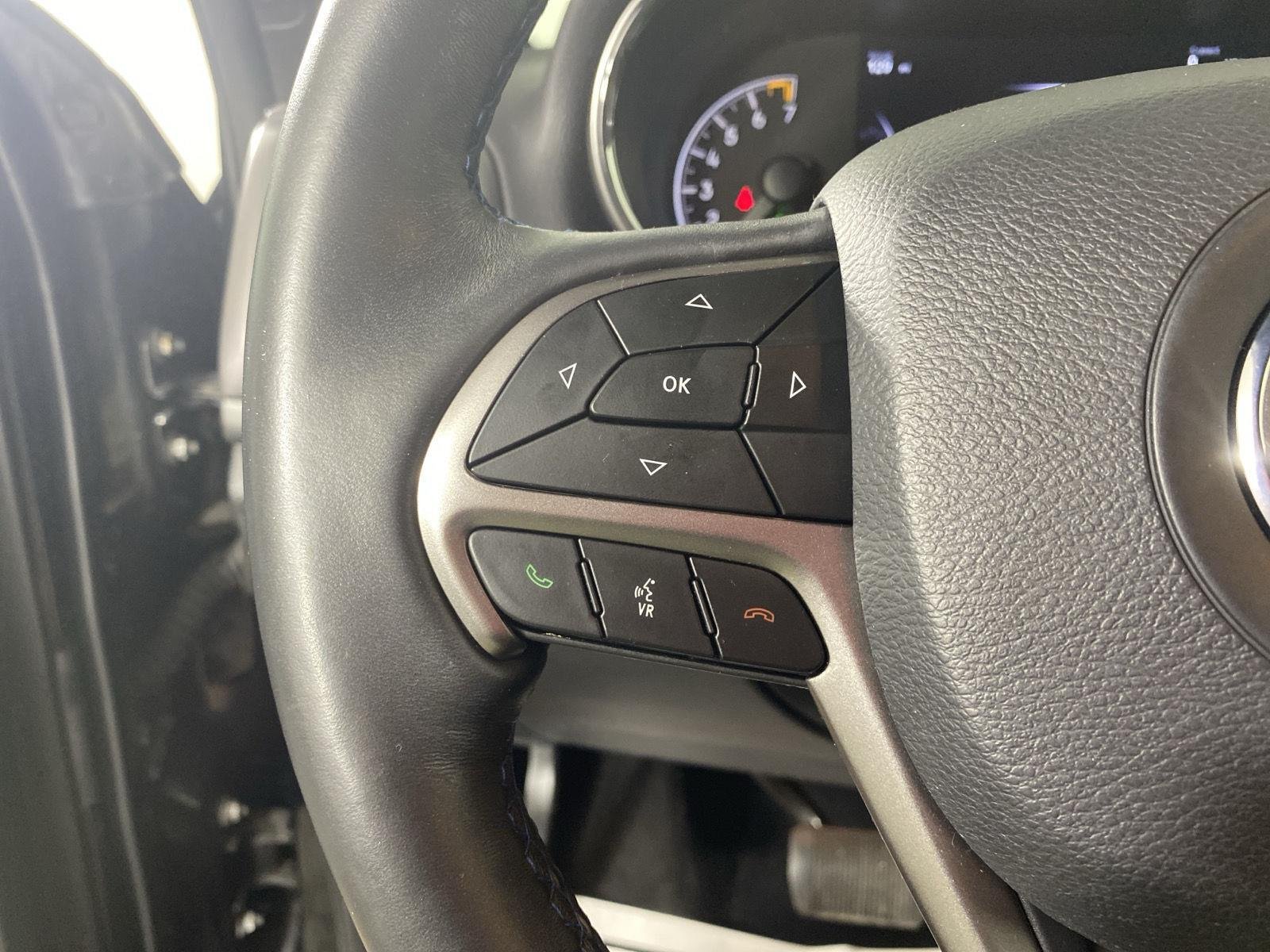 Used 2019 Diamond Black Crystal Pearlcoat Jeep Upland image 22