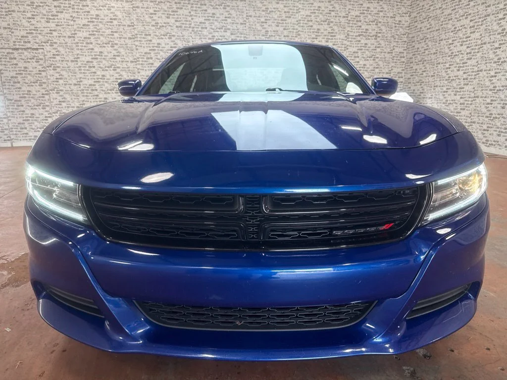 Used 2019 Indigo Blue Dodge SXT image 2