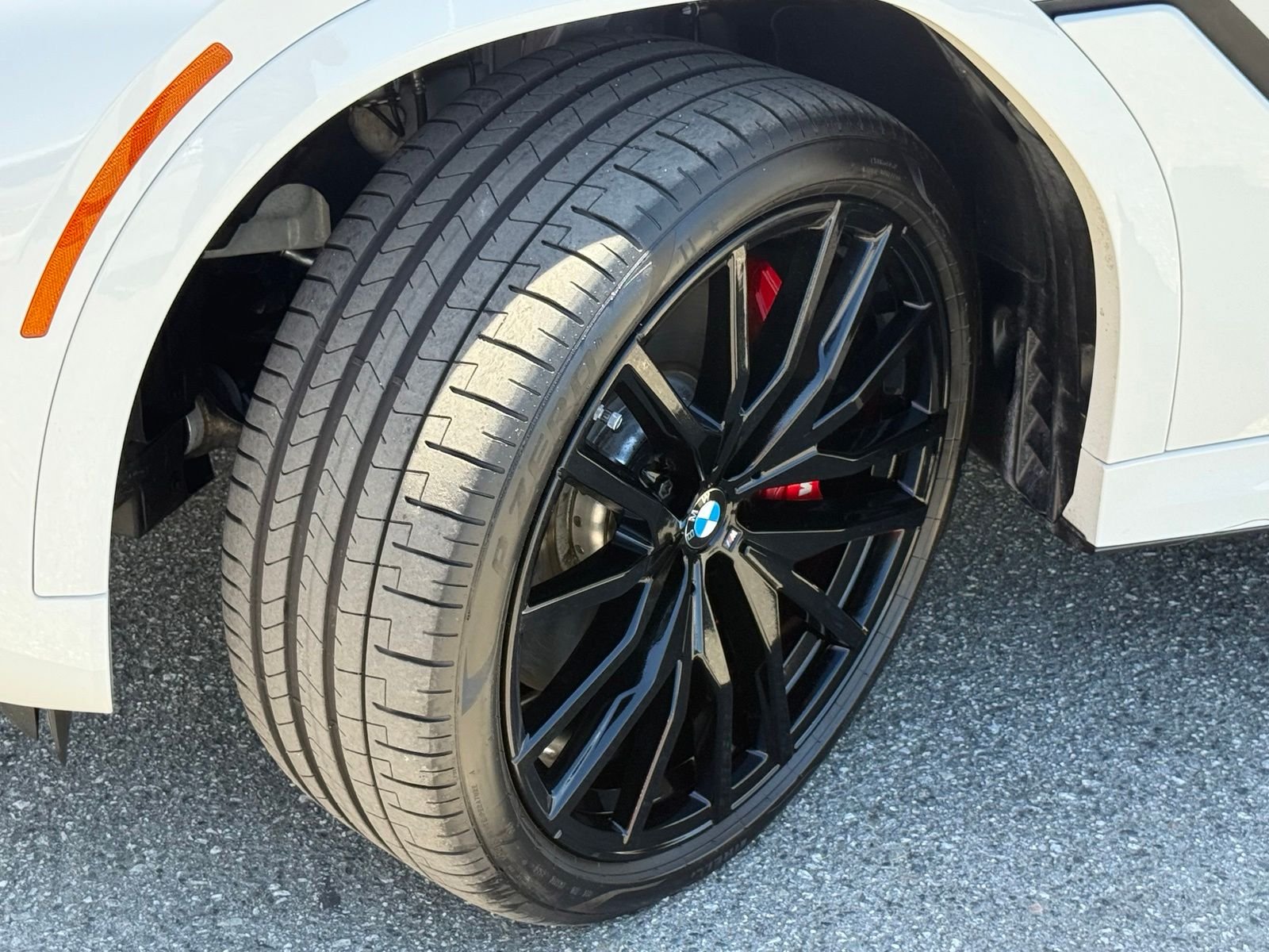 Used 2026 Alpine White BMW M60i image 19
