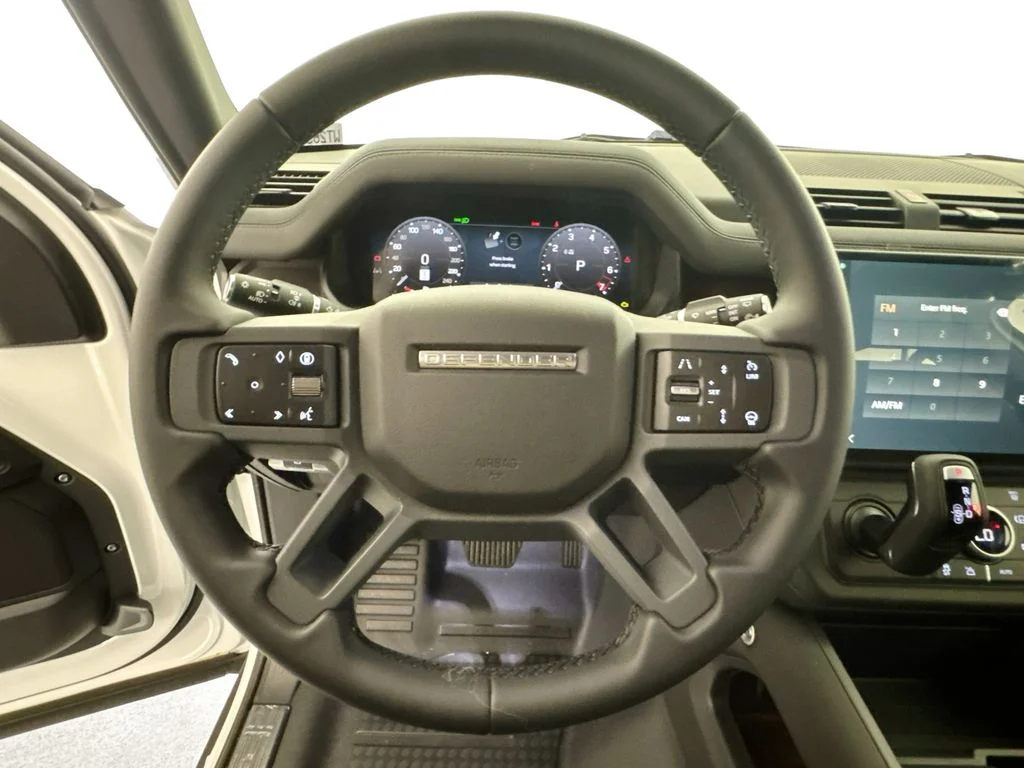 New 2026 Fuji White Land Rover X-Dynamic SE image 11