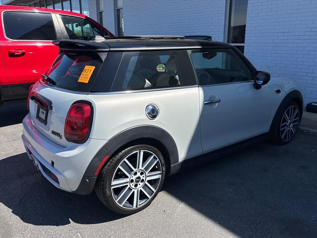 Used 2020 White MINI Classic image 8