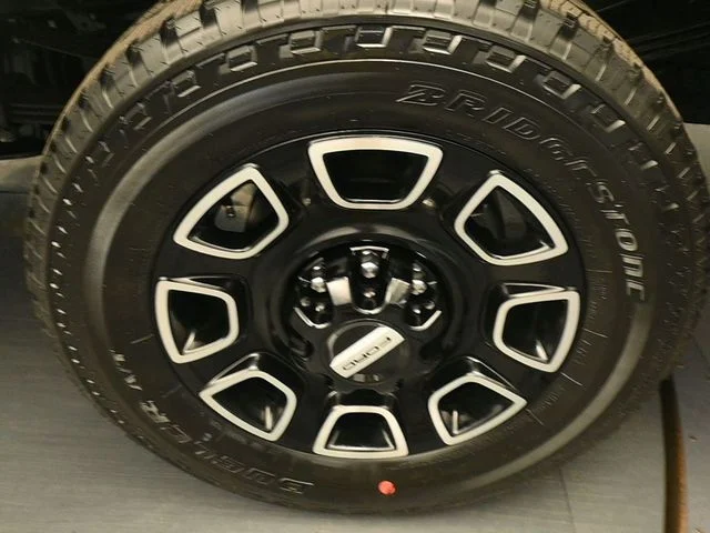 New 2026 Avalanche Ford F-350® Platinum® image 9