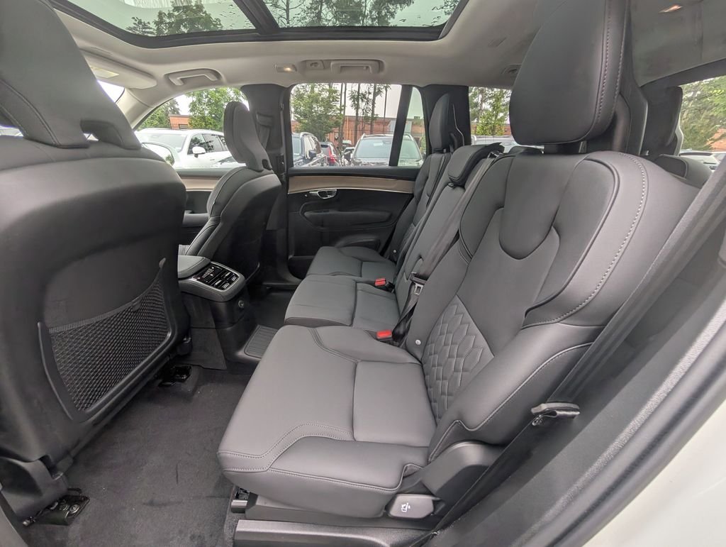 2025 Volvo XC90 Plus - Photo 8