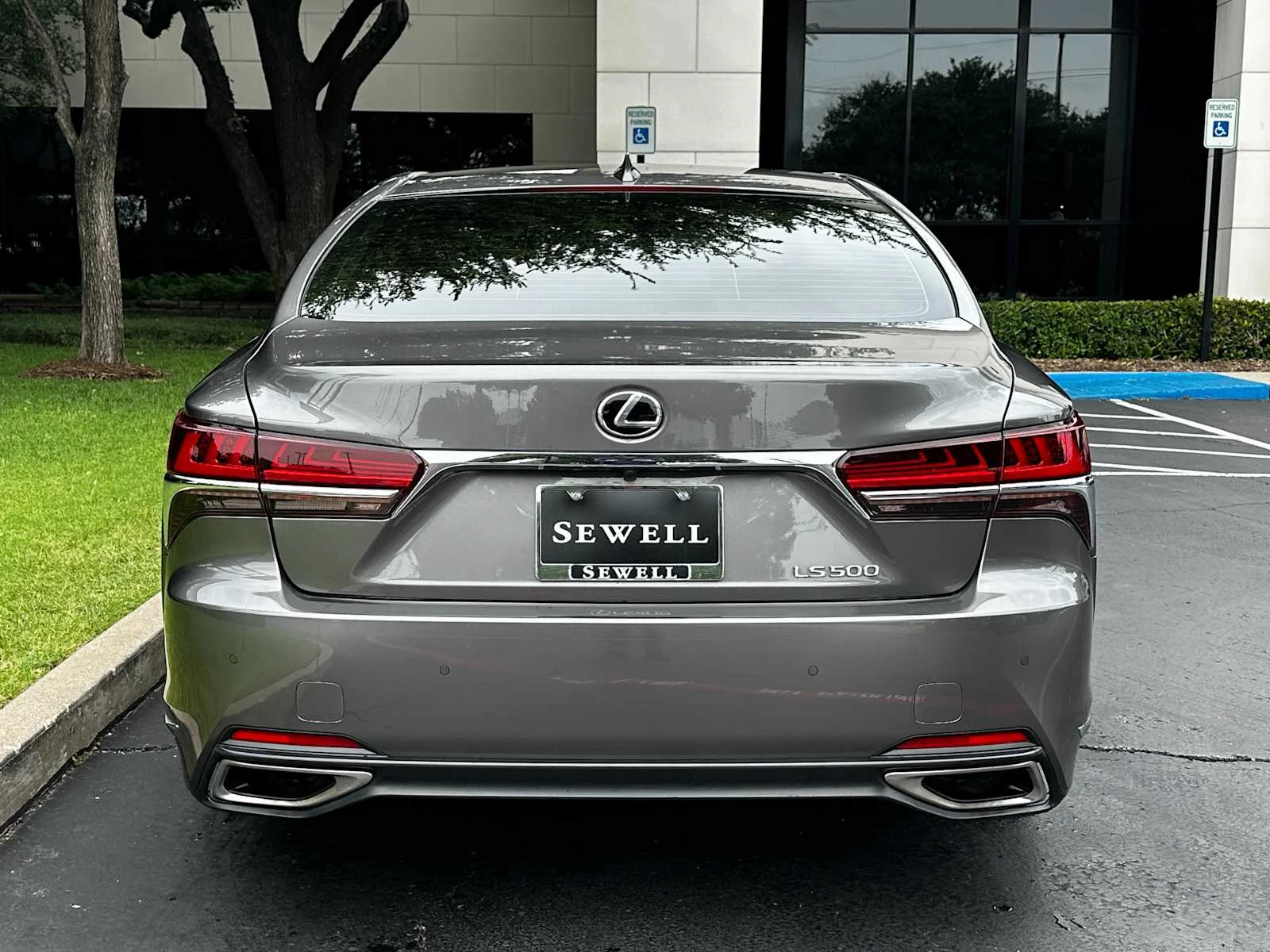 Used 2019  Lexus LS 500 image 3