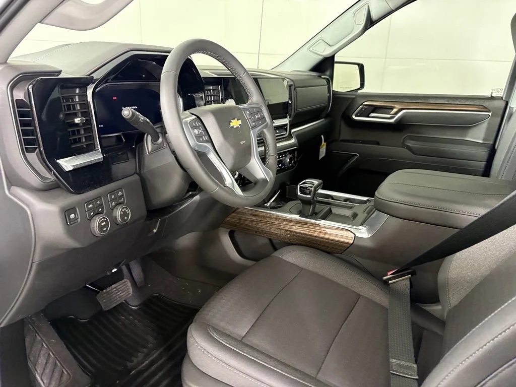 New 2026 Summit White Chevrolet LT image 25