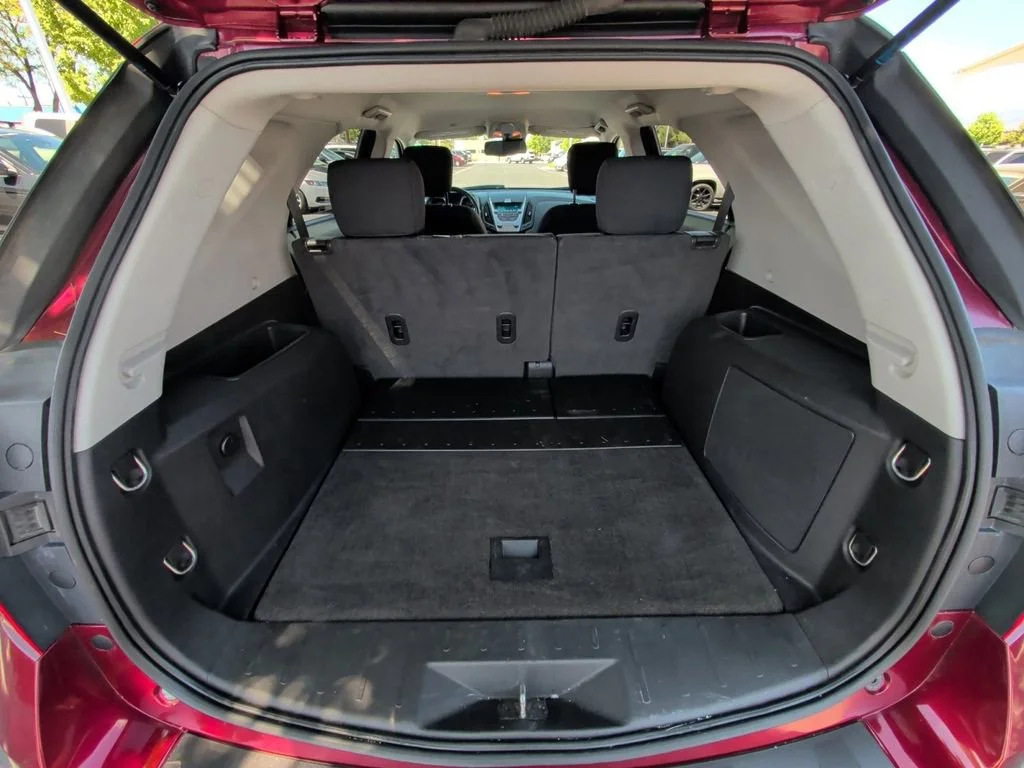 Used 2011 Cardinal Red Metallic Chevrolet LT w/1LT image 16