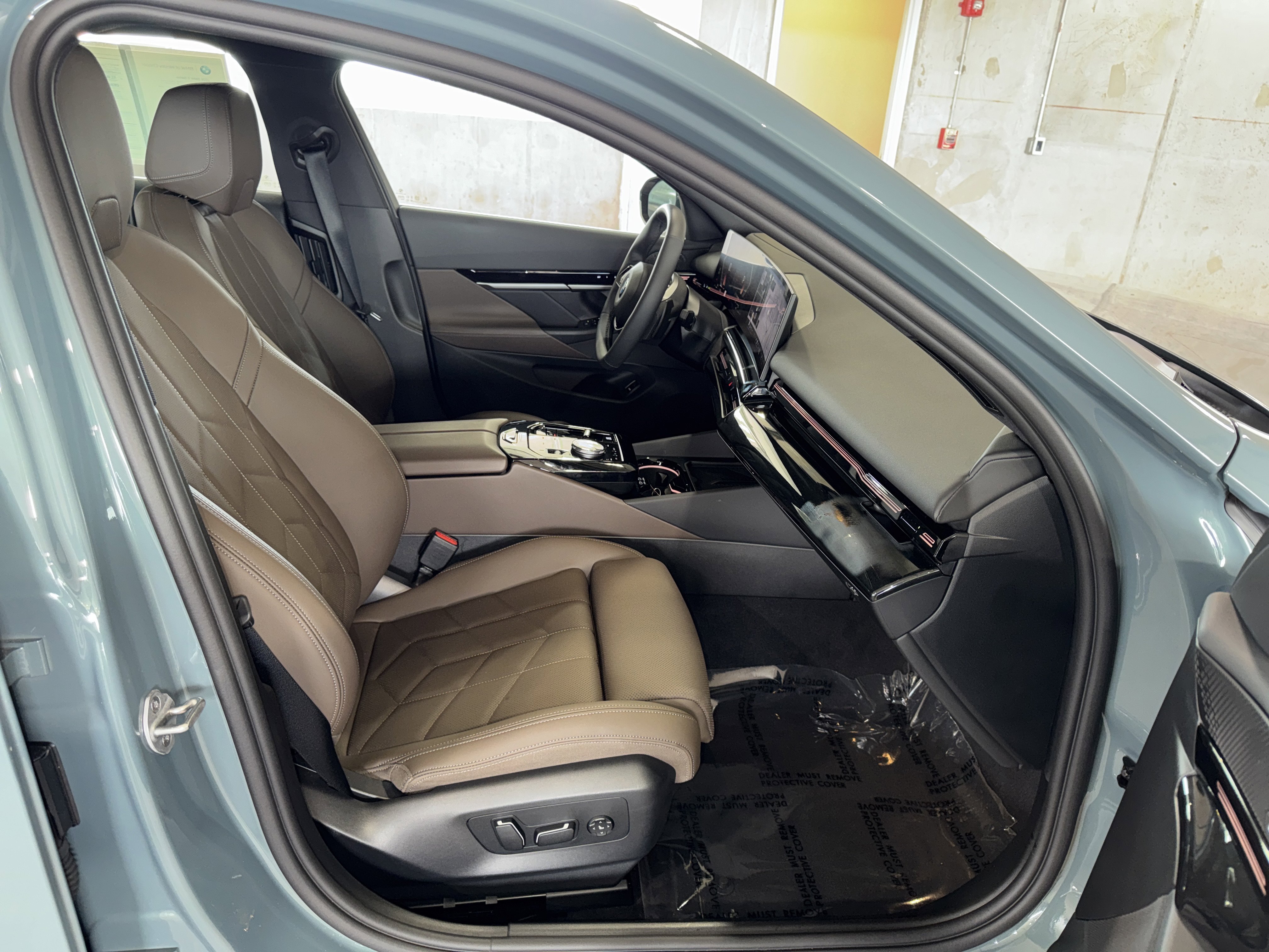 Used 2026 Cape York Green Metallic BMW 530i image 10