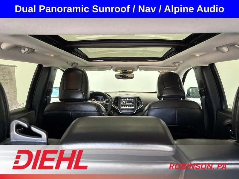 Used 2022 Silver Jeep Trailhawk image 11
