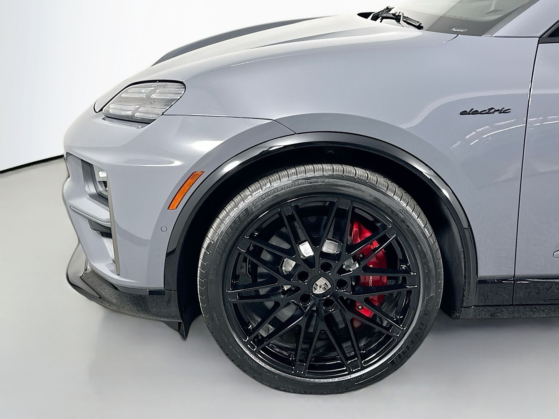 Used 2025 Gray Porsche Turbo image 11