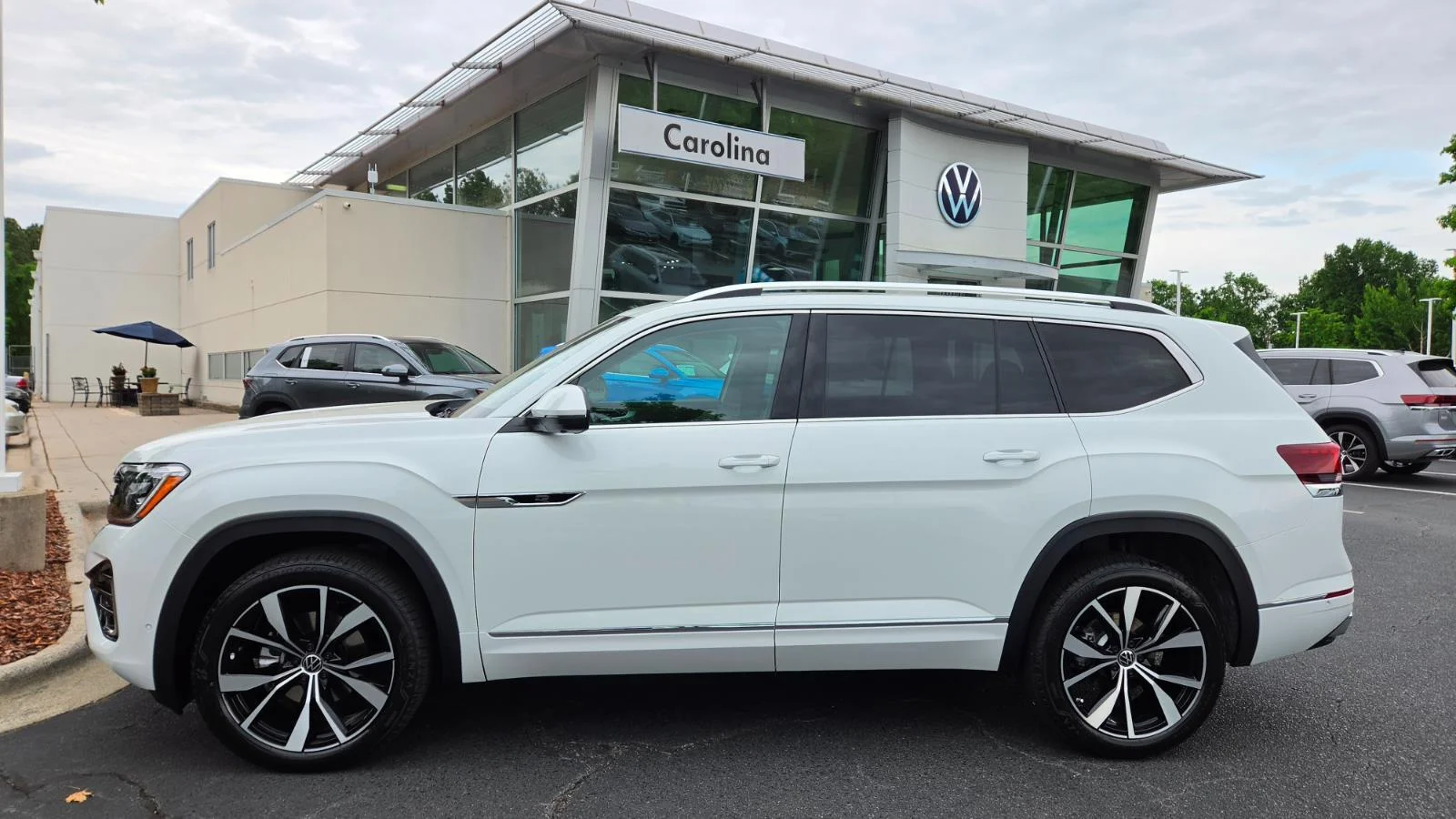 New 2026 Opal White Pearl Volkswagen 2.0T SEL Premium R-Line image 2