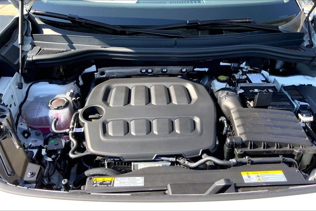 New 2026 Pure White Volkswagen 2.0T SE image 12