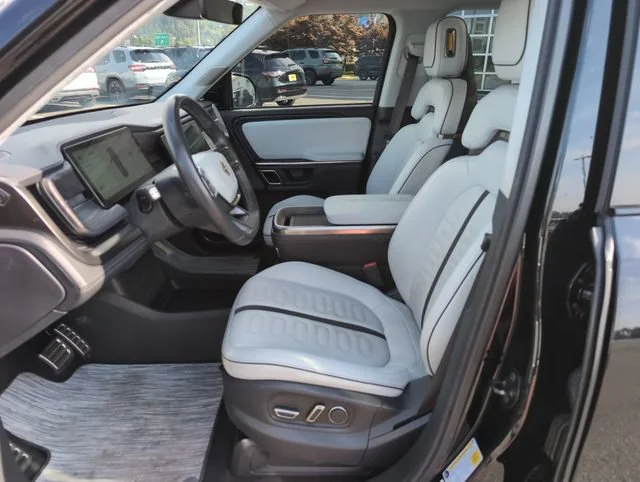 Used 2023 Midnight Rivian Adventure image 17