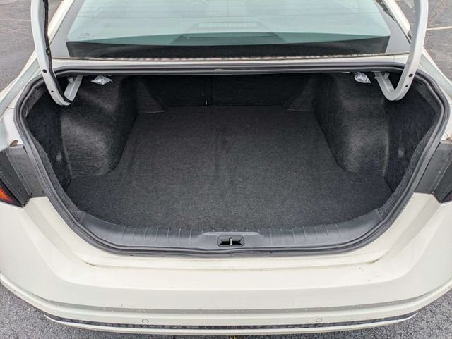 Used 2025 White Nissan 2.5 SV image 10