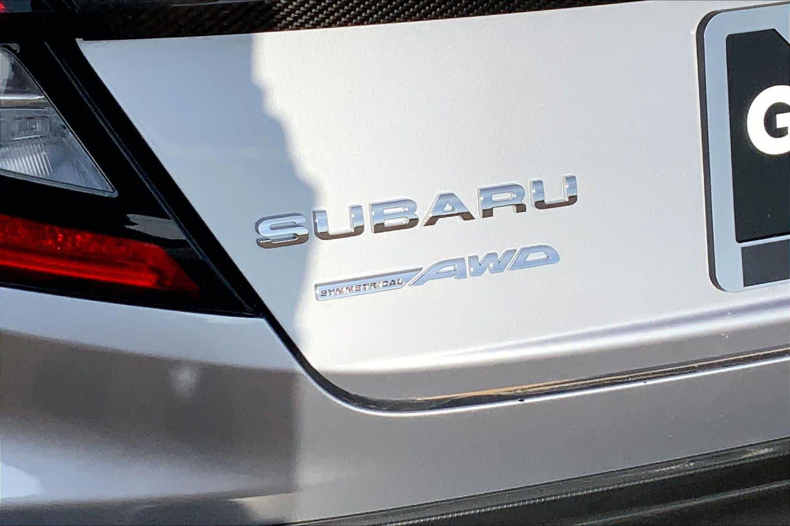 Used 2023 Ice Silver Metallic Subaru Premium image 10