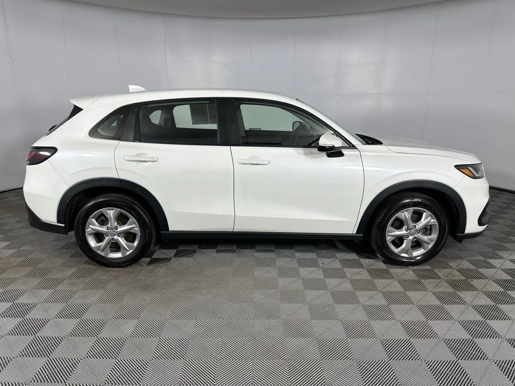 Used 2024 Platinum White Pearl Honda LX image 28