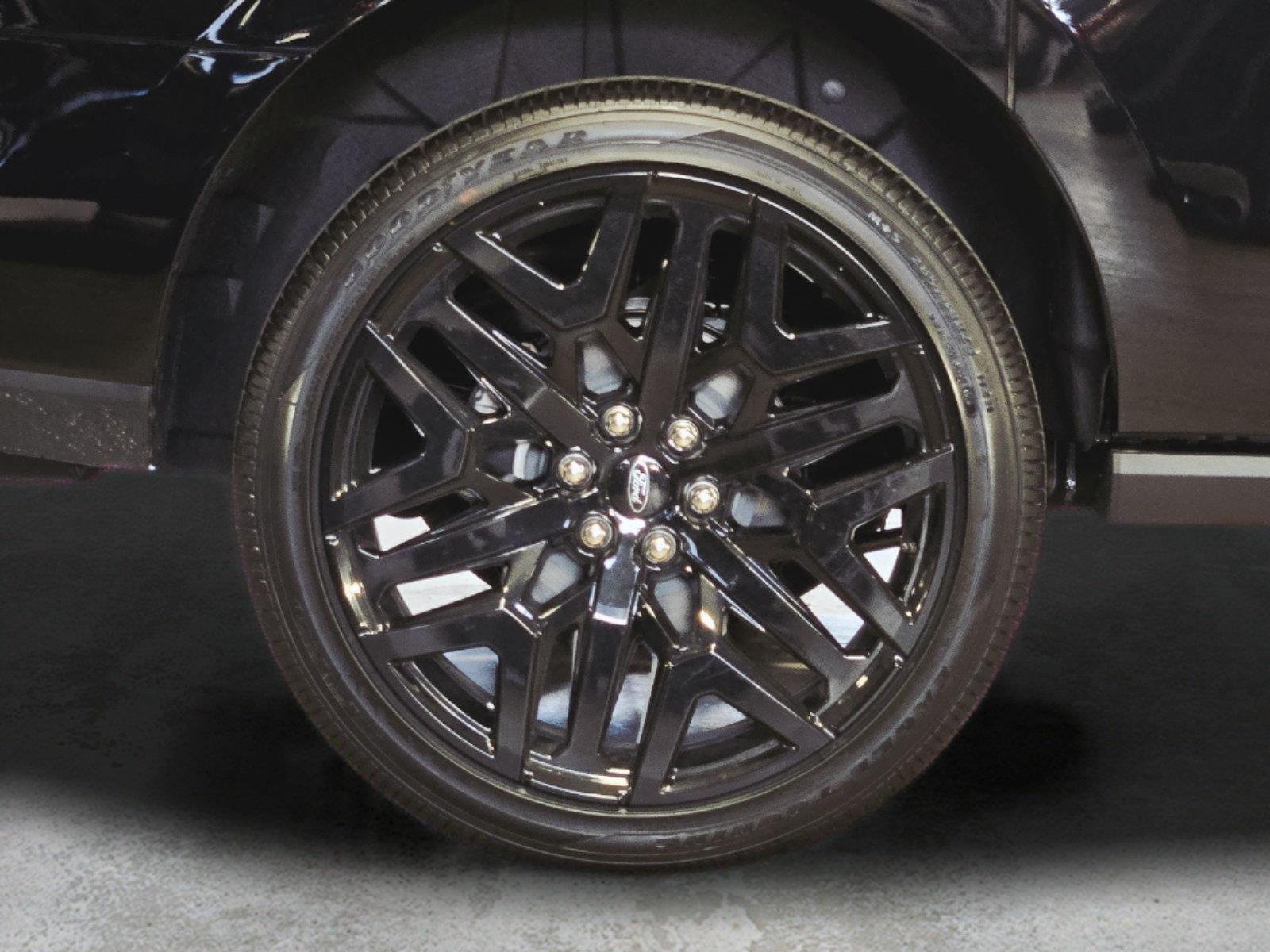 2026 Ford Expedition MAX Platinum - Photo 13