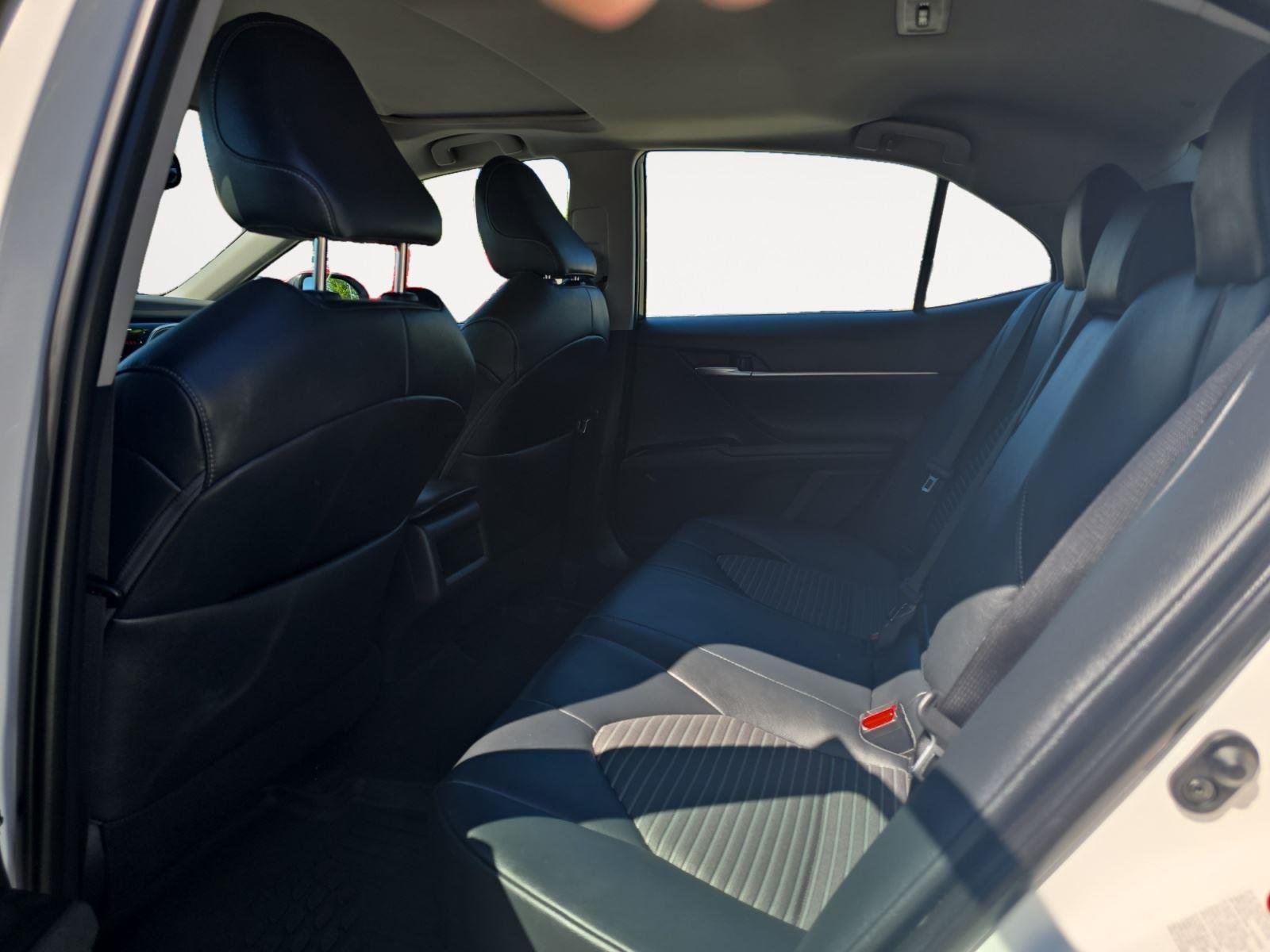 Used 2018 Super White Toyota SE image 18