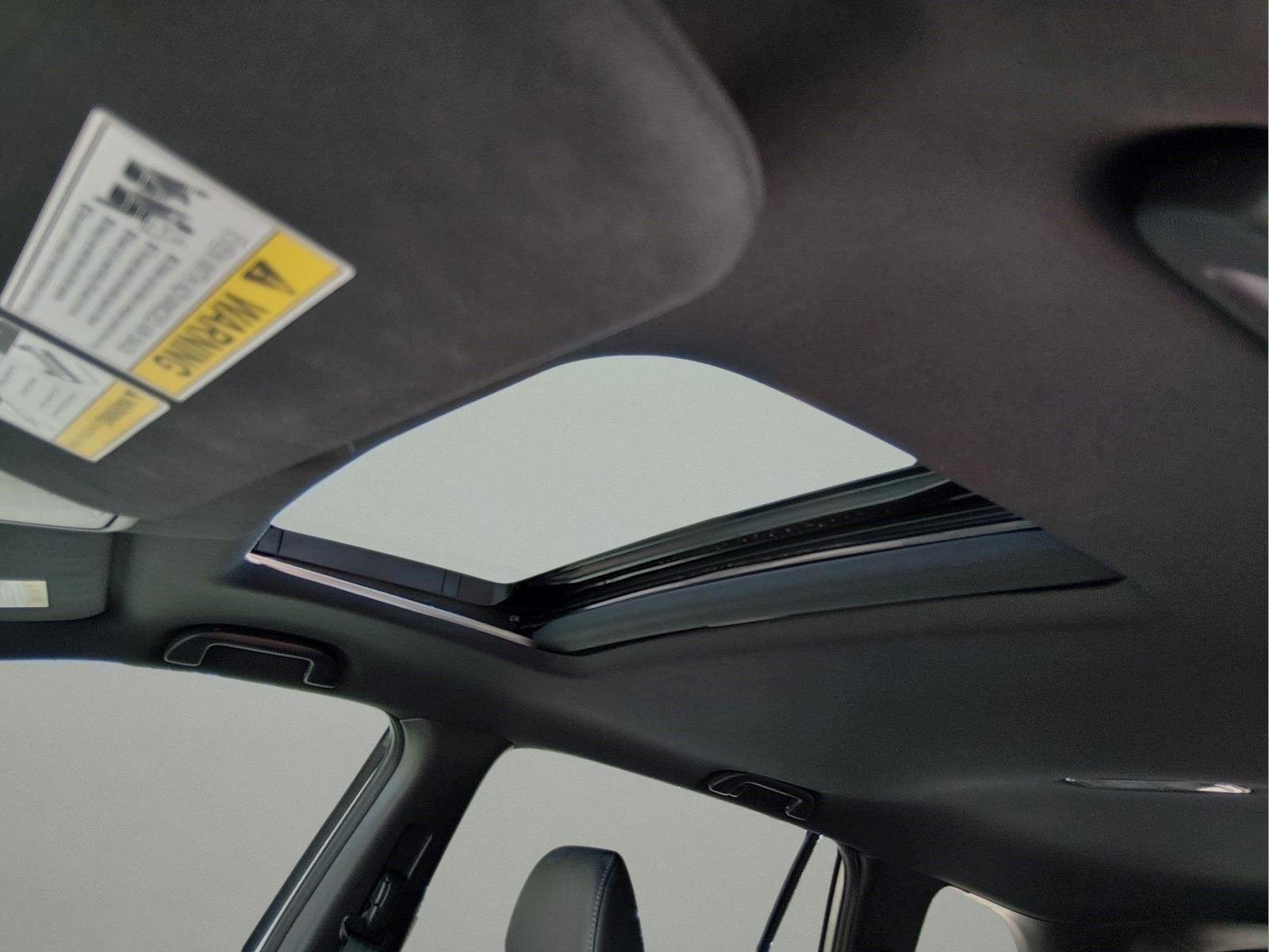 Used 2019 White Diamond Pearl Honda Touring image 12