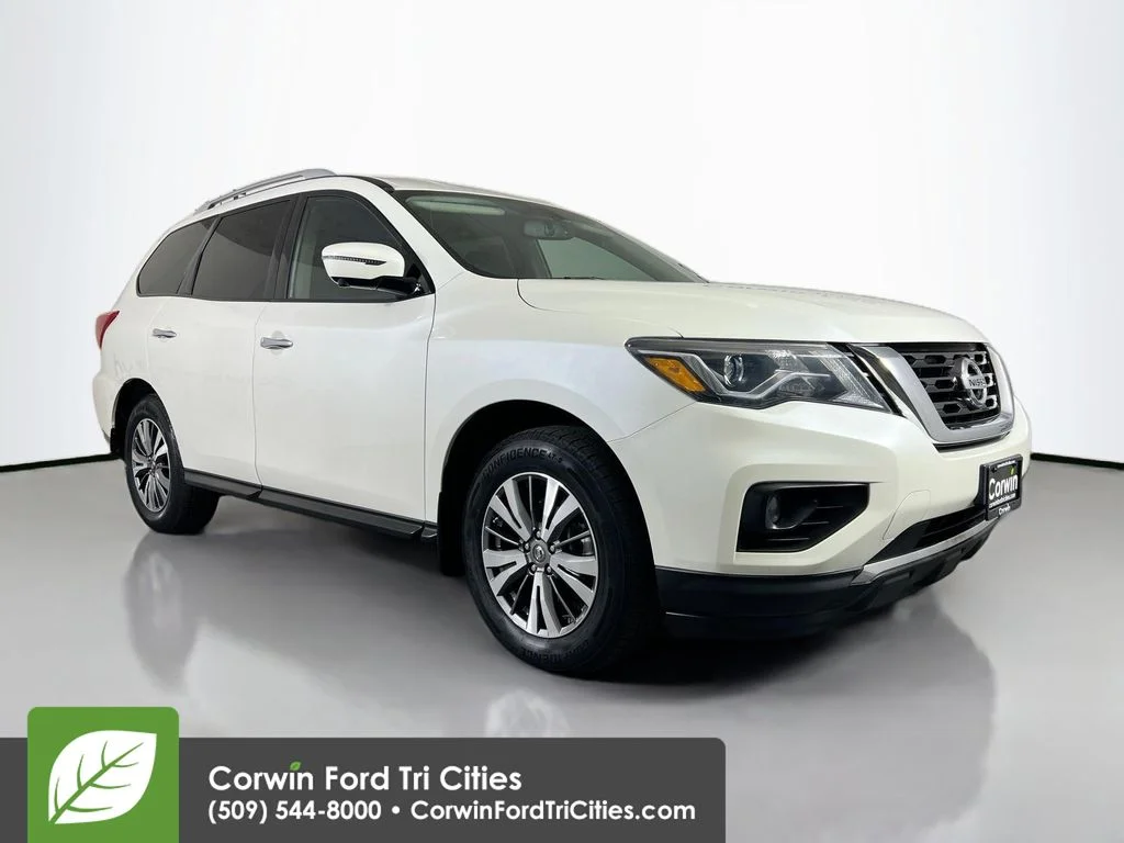 2017 Nissan Pathfinder SL 4WD's photo