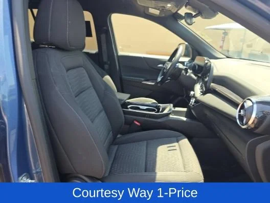 Used 2025 Lakeshore Blue Metallic Chevrolet LT image 4
