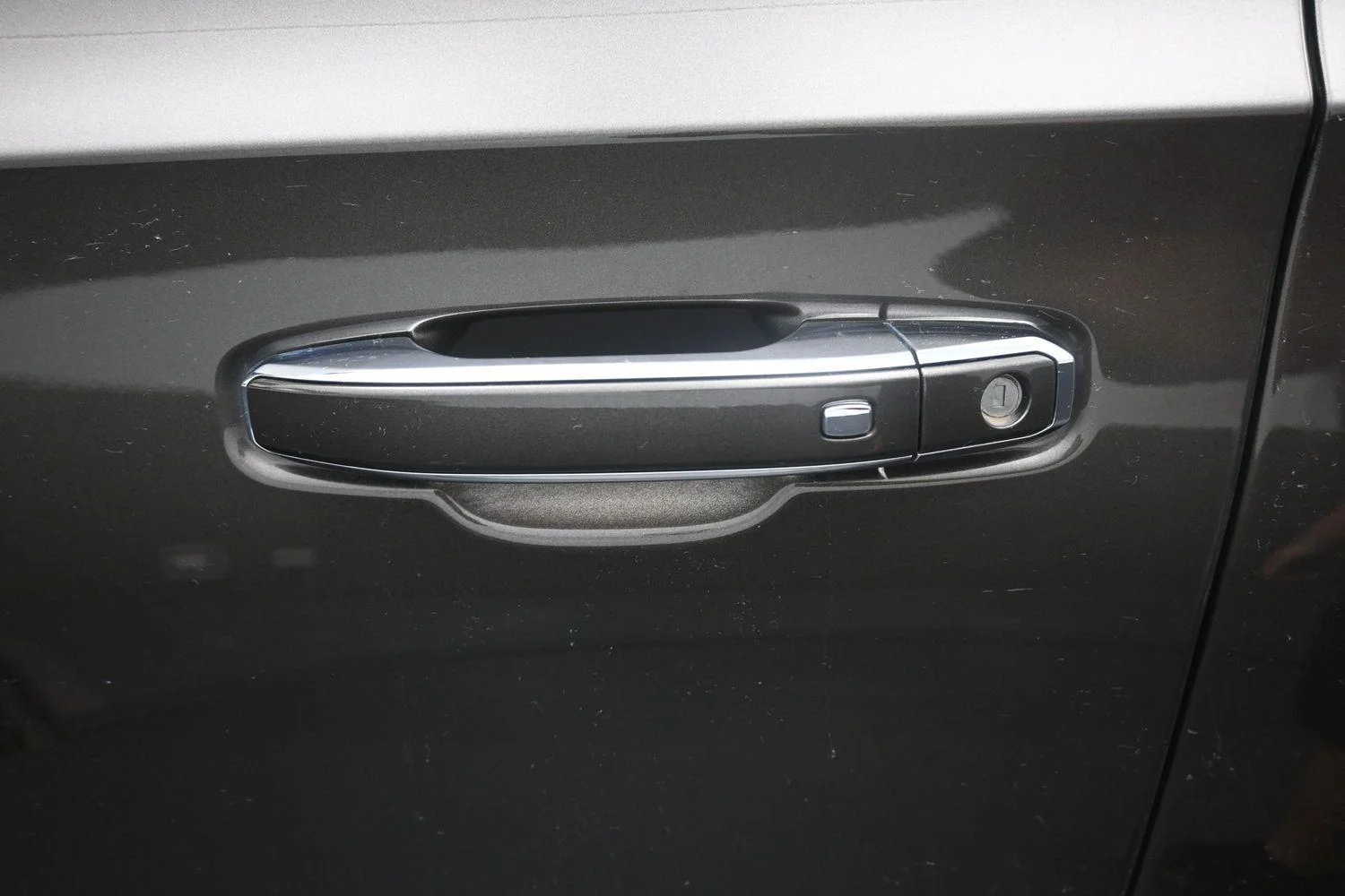 Used 2021 Graywood Metallic Chevrolet High Country image 20