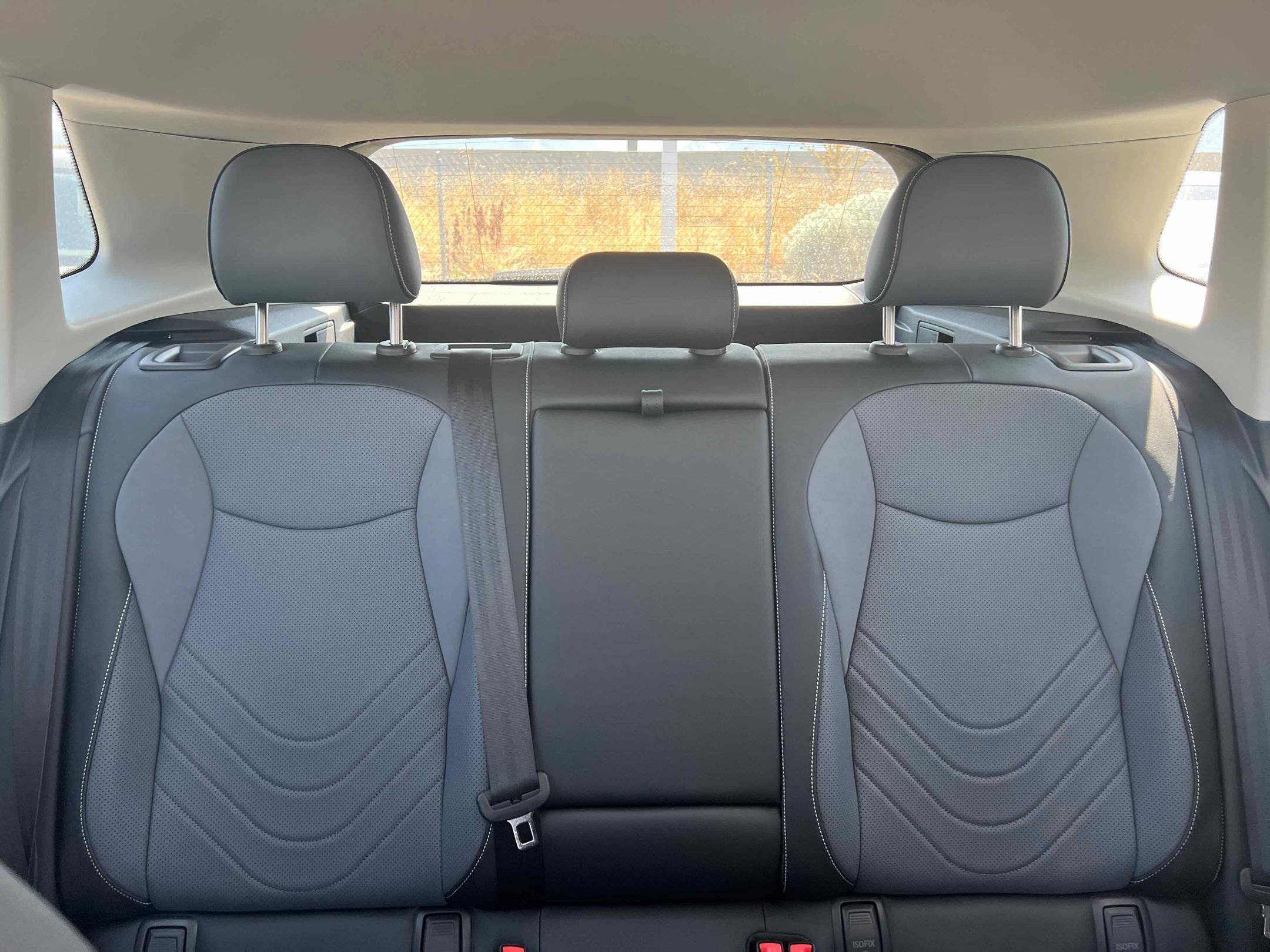 2025 Volkswagen Tiguan SE - Photo 25