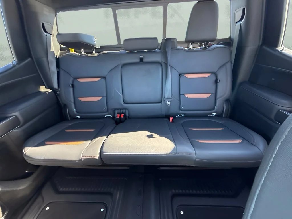 Used 2022 White GMC AT4 image 11