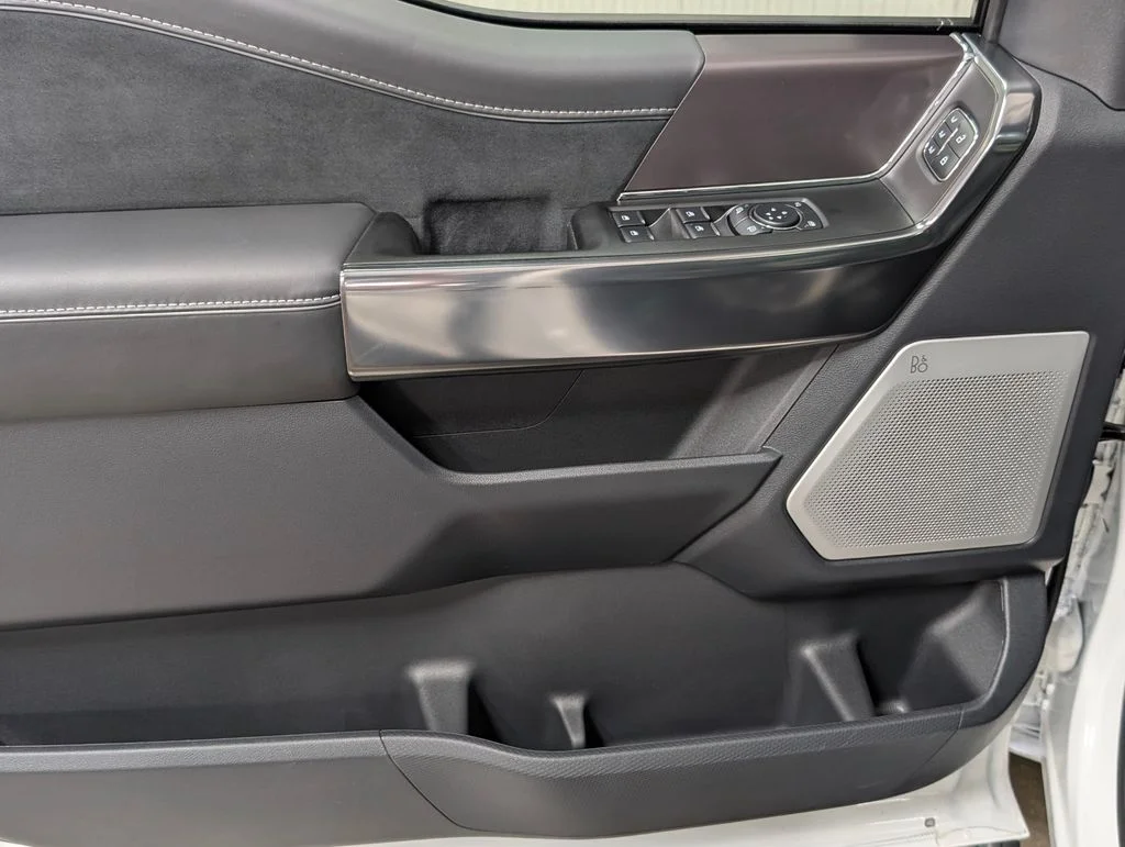 New 2026 Star White Metallic Tri-Coat Ford Platinum® image 15