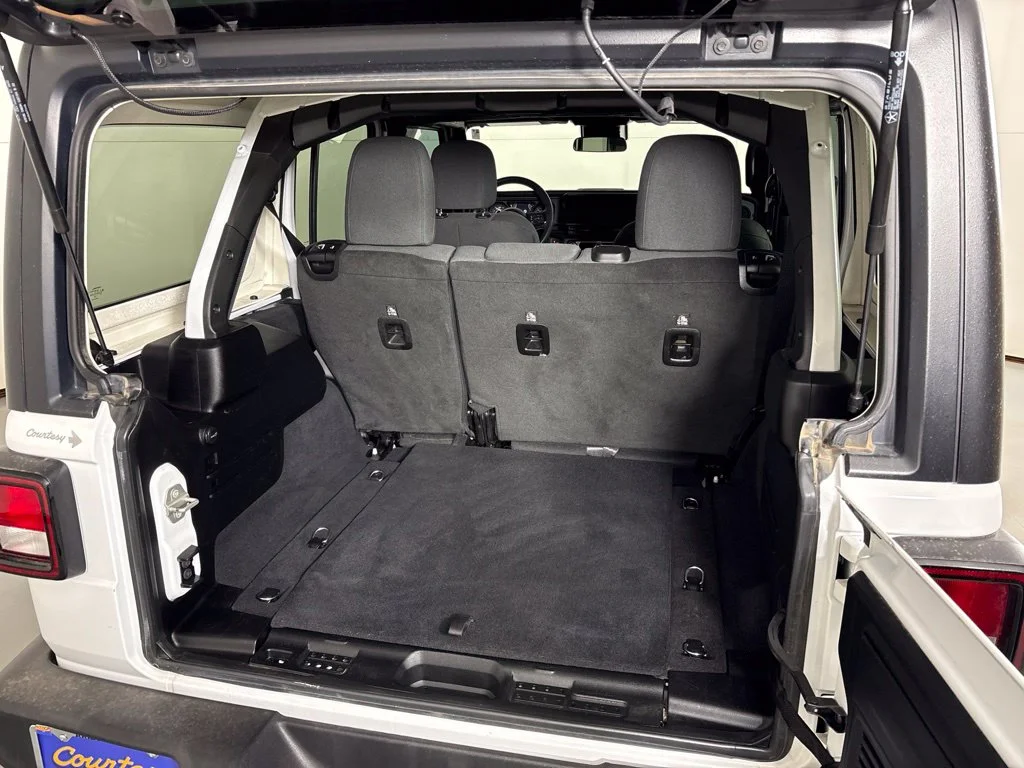 Used 2024 White Jeep Sport S image 21