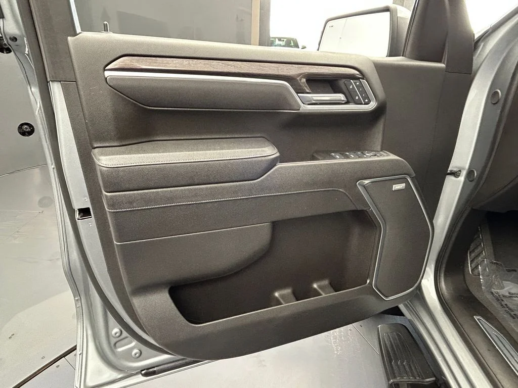 Used 2025 Sterling Gray Metallic Chevrolet LTZ image 15