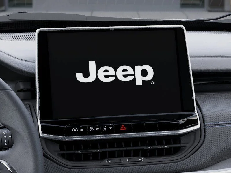New 2026 Silver Zynith Metallic Clearcoat Jeep Latitude image 18