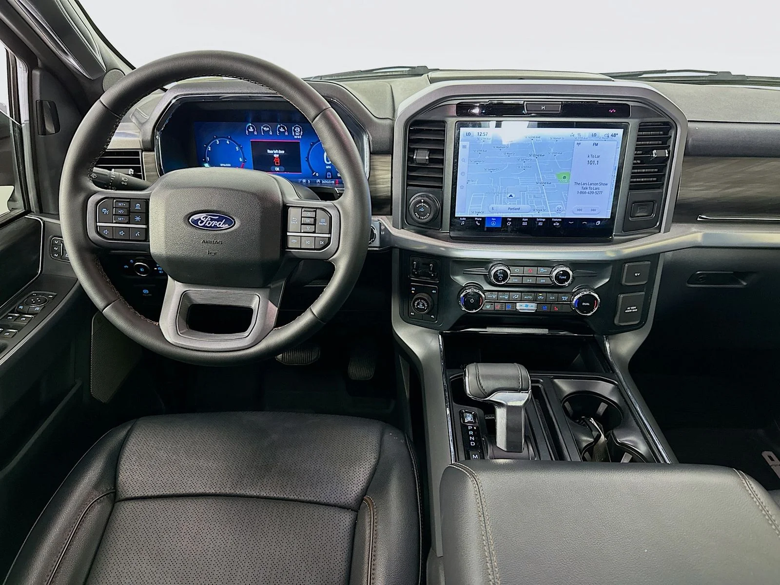 Used 2025 Oxford White Ford Lariat image 23